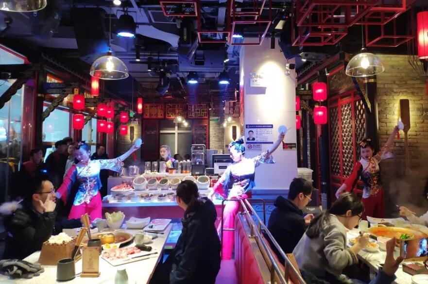 重慶洪崖洞哪家火鍋好吃？朝天門邀你看江景吃火鍋！