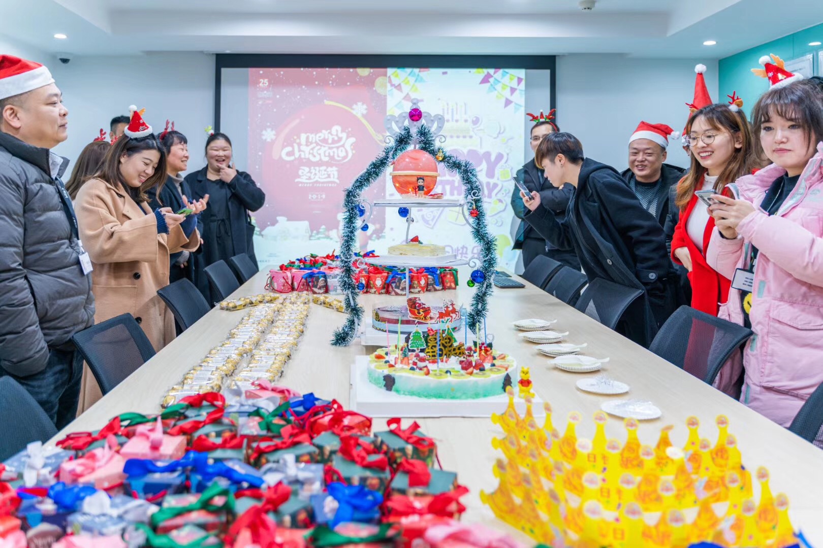 朝天門火鍋祝大家圣誕節(jié)快樂！