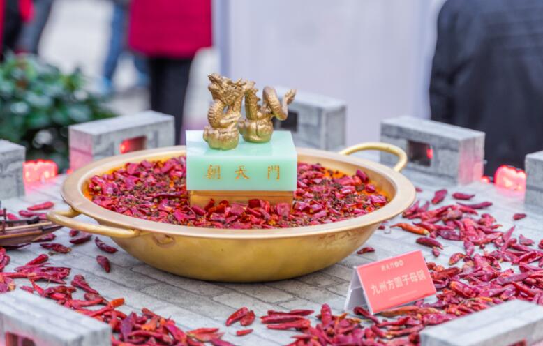 吃火鍋有哪些講究？跟著老重慶人學(xué)起來！