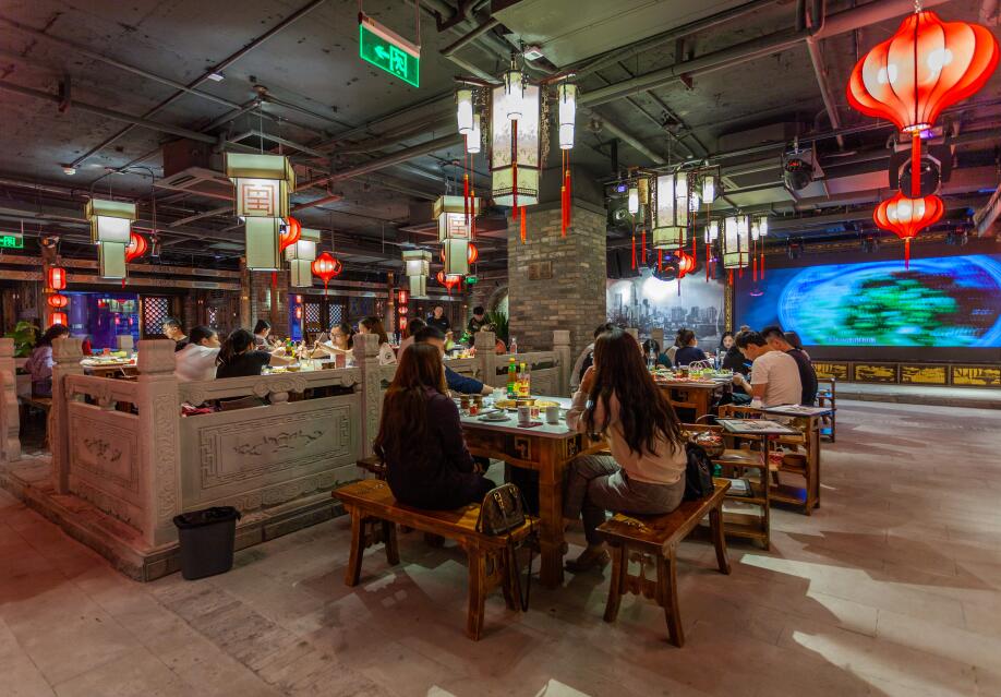 為什么不少年輕人都辭職去開(kāi)火鍋店了？