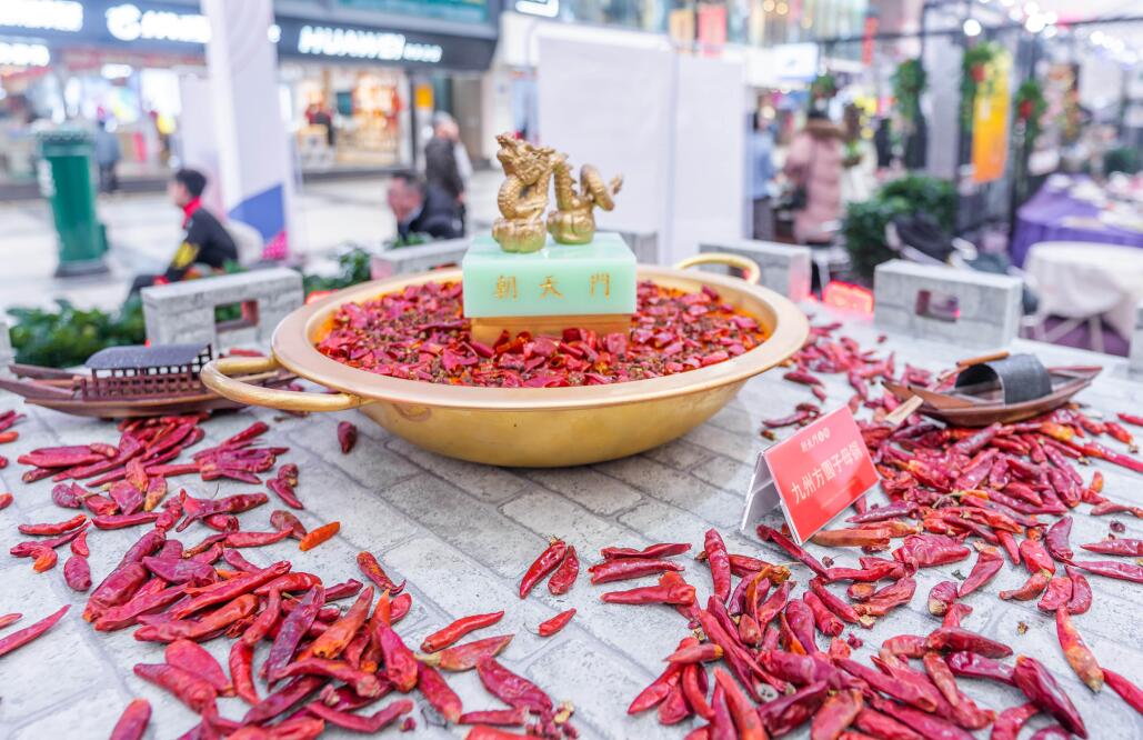 重慶特色火鍋加盟，要重點關(guān)注哪些內(nèi)容？