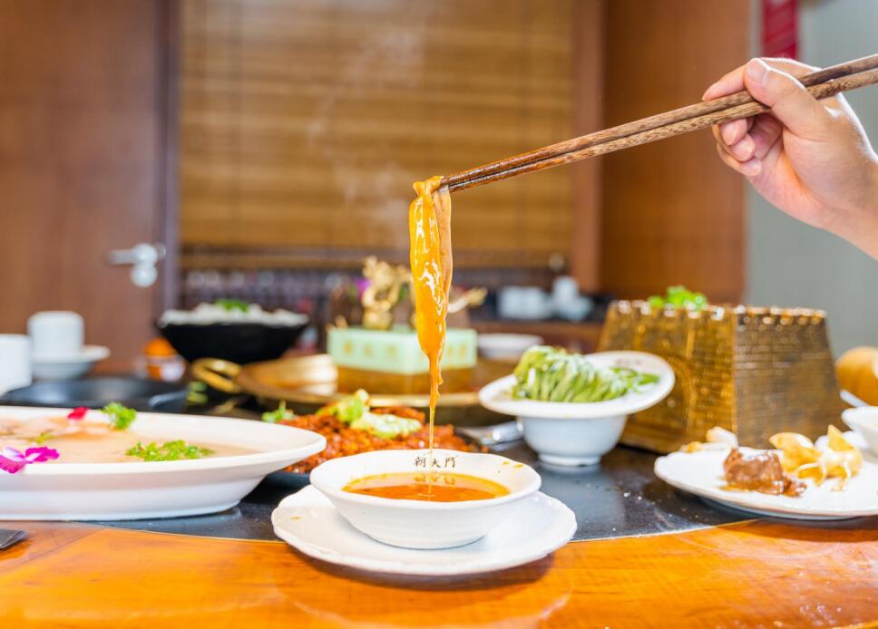 永濟(jì)開火鍋加盟店，需購買哪些設(shè)備？