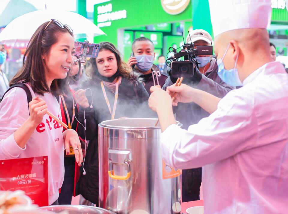 新手經(jīng)營火鍋加盟店，無人問津怎么辦？