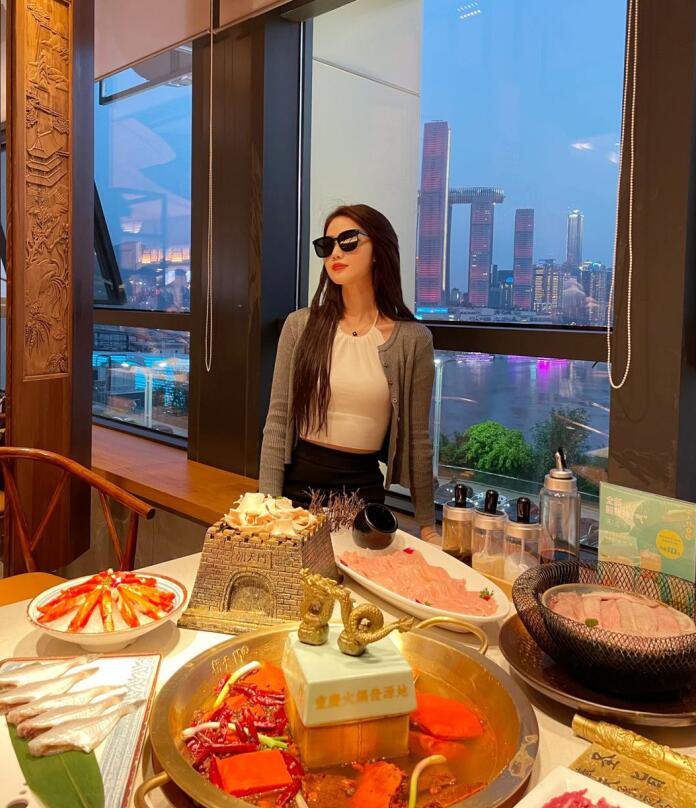 天冷了吃什么？朝天門為你送上熱辣滾燙的火鍋！