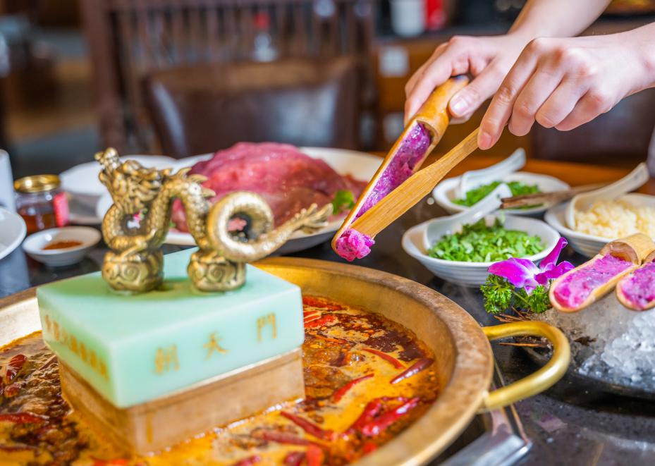 重慶有名氣的火鍋品牌有哪些？這家的歷史有點久遠！