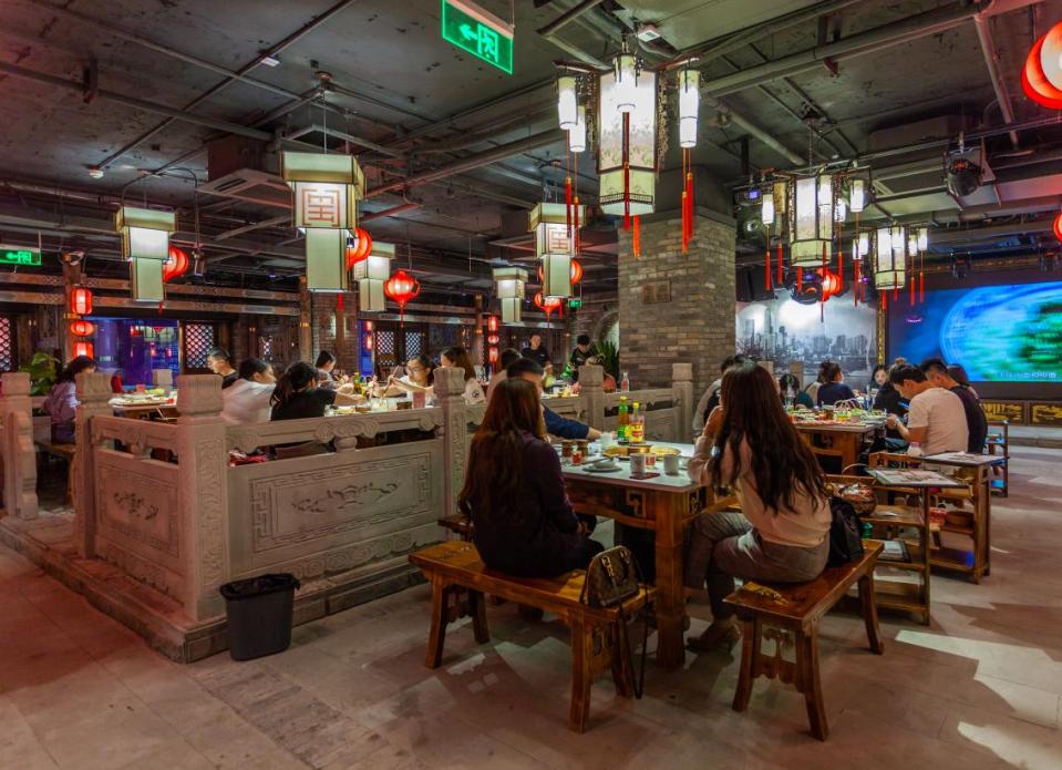 重慶人偏愛(ài)吃火鍋，他們都覺(jué)得火鍋不辣嗎？