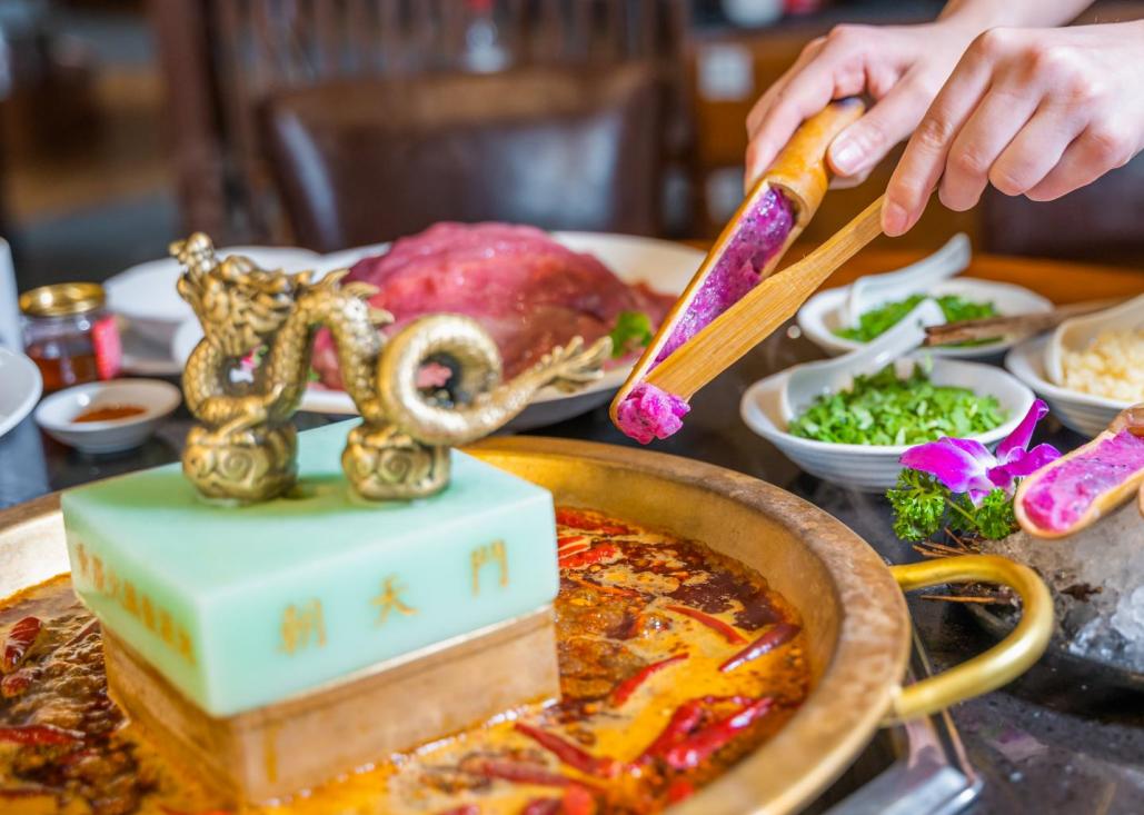 特色火鍋技術(shù)加盟好還是品牌加盟好？