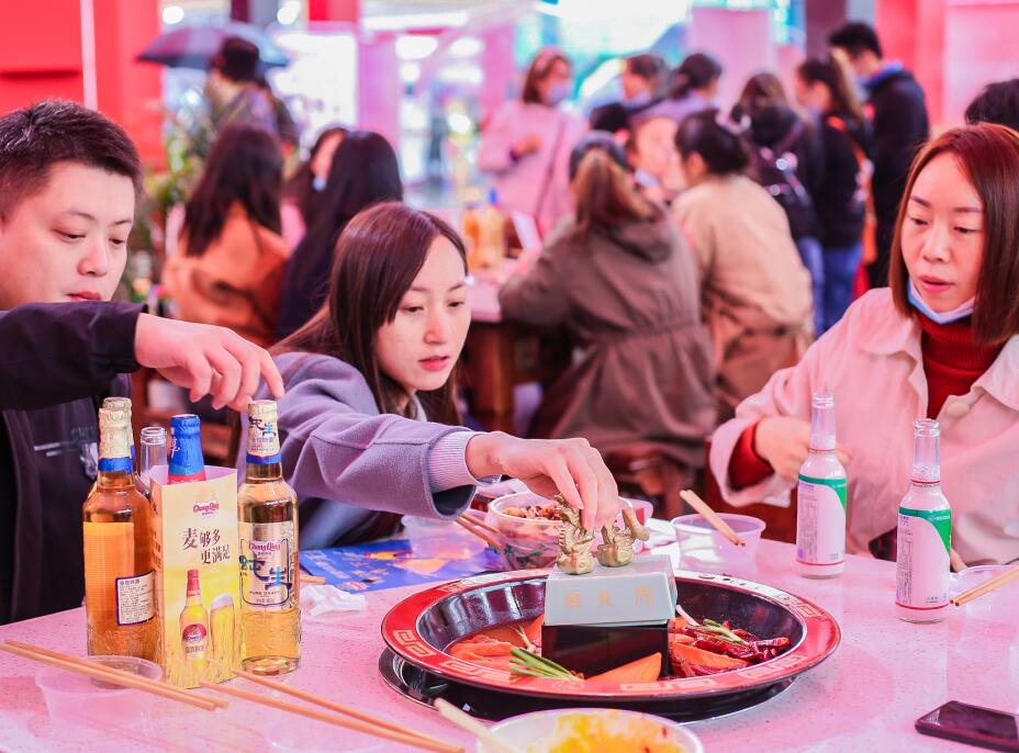 2022年想開(kāi)一家小火鍋店有發(fā)展前途么？