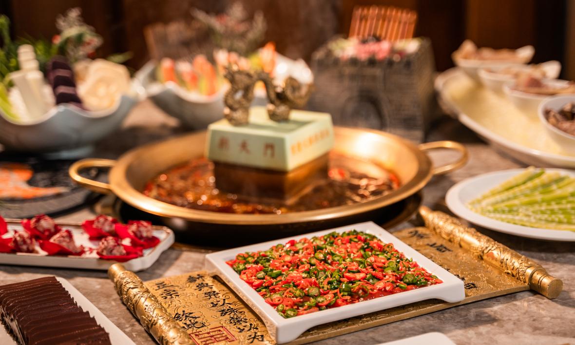 火鍋界新秀，爆店的秘籍菜品，火箭魷魚！