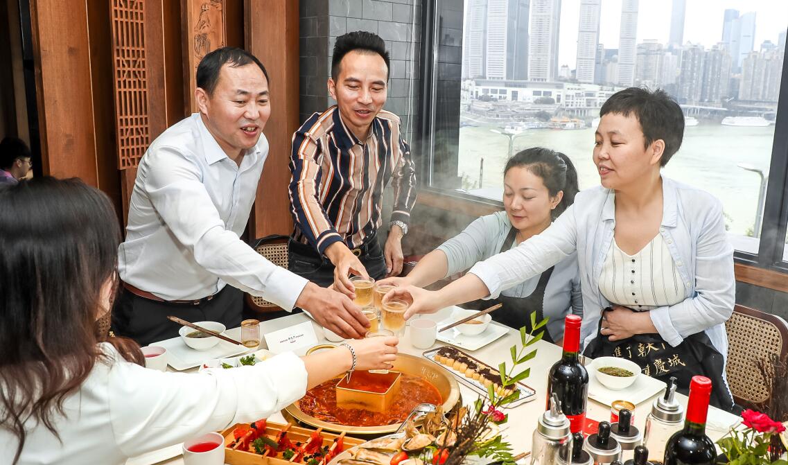 夏天不吃火鍋？做好四點(diǎn)，讓你全場(chǎng)爆滿！