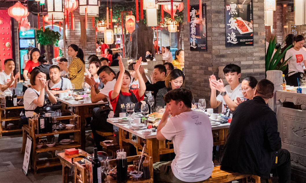 年輕人開始反向消費，餐飲業(yè)應該如何應對？