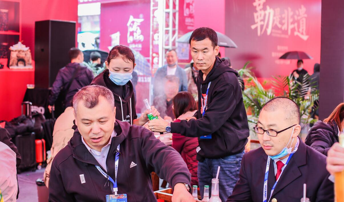 什么樣的店長(zhǎng)？讓一家新開(kāi)火鍋店，生意如此的好！