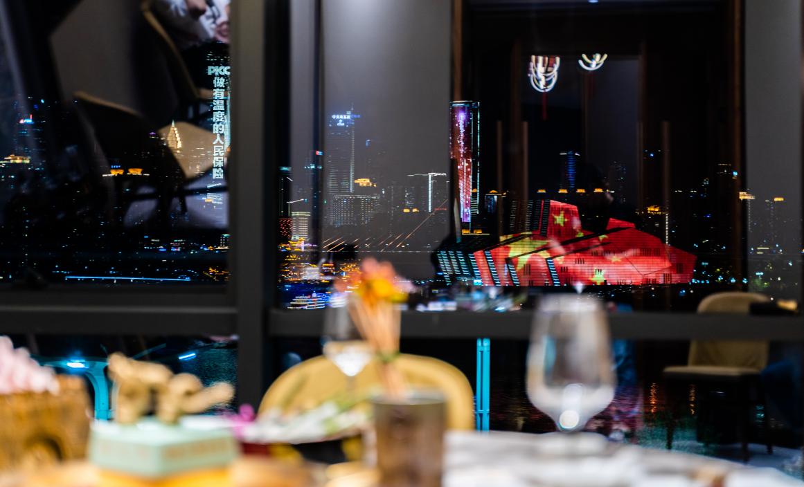 火鍋店生意好，不僅要特色，還要會宣傳！