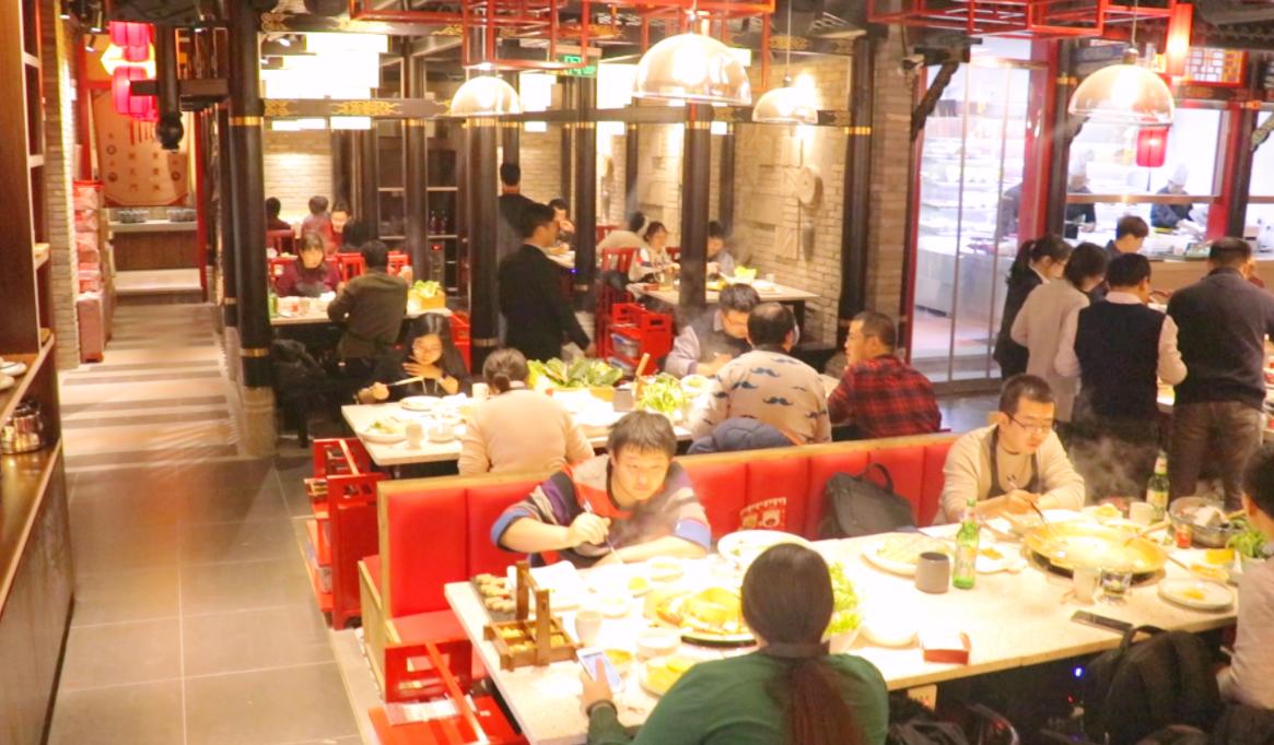 市井火鍋，生意好的秘密，居然是特色甜品！